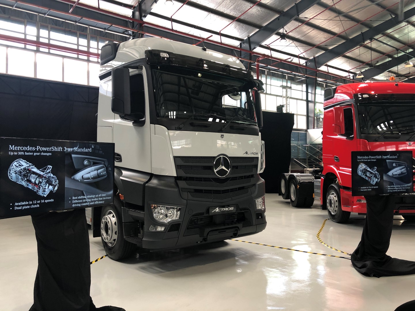 مرسدس بنز آکتروس (Mercedes Benz Actros)